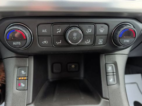 Used 2018 GMC Acadia SLE w/ LPO, Floor Liner Package image 15