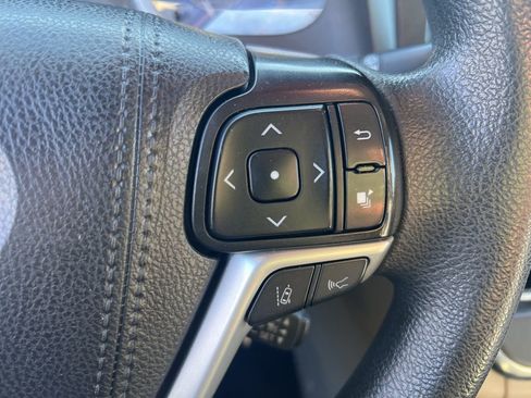 Used 2019 Toyota Sienna LE image 50