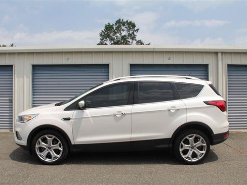 Used 2019 Ford Escape Titanium AWD/4WD image 9