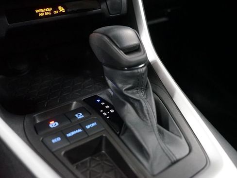 Used 2022 Toyota RAV4 LE image 20