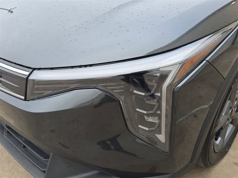 Used 2025 Kia K4 LXS image 26