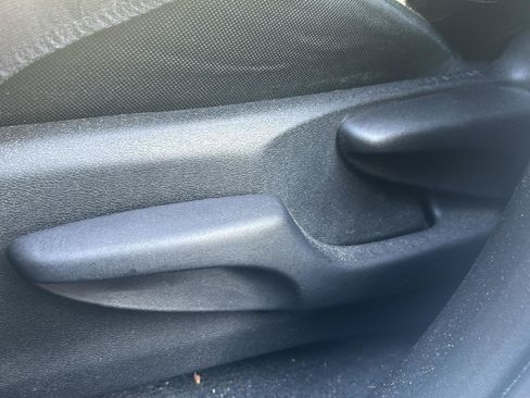 Used 2016 Toyota RAV4 LE AWD/4WD image 3