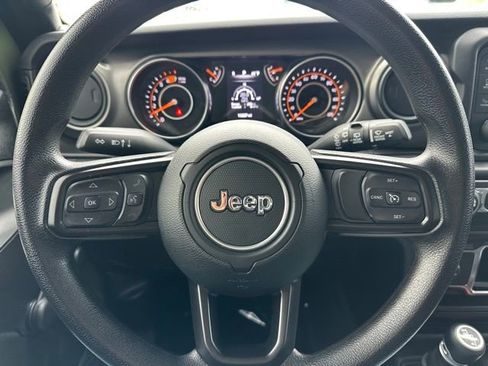 Used 2021 Jeep Wrangler Unlimited Sport image 40