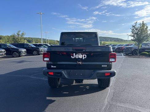 Used 2021 Jeep Gladiator Overland w/ Popular Equipment Package AWD/4WD image 6