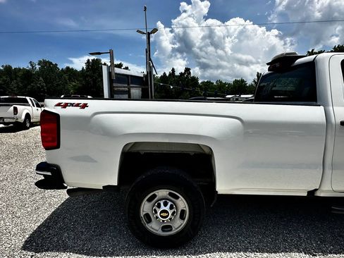 Used 2018 Chevrolet Silverado 2500 W/T AWD/4WD image 16