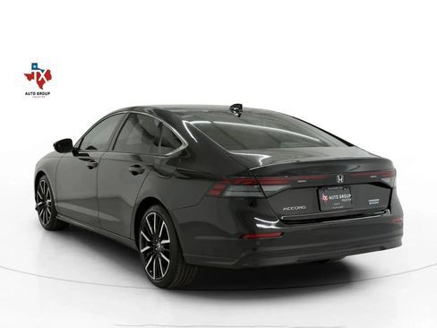 Used 2025 Honda Accord Touring image 4