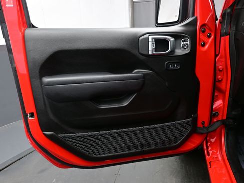 Used 2024 Jeep Wrangler Sport S image 9