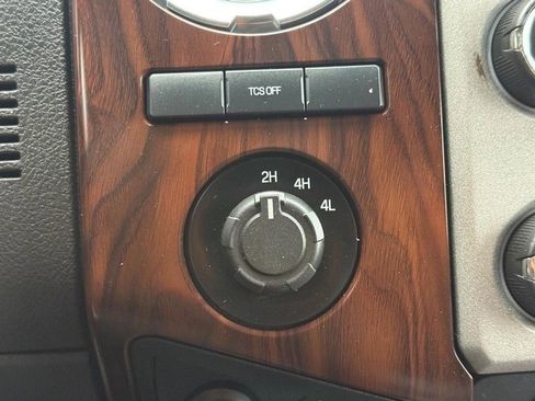 Used 2016 Ford F350 Lariat w/ Lariat Interior Package image 18