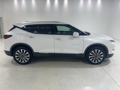 Used 2025 Chevrolet Blazer Premier w/ Driver Confidence II Package image 39