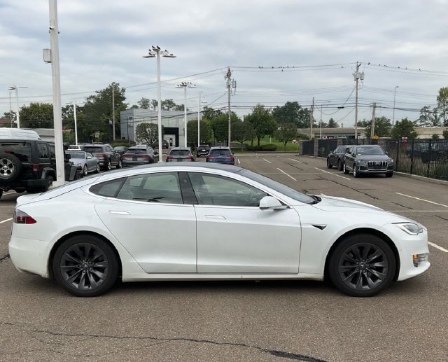 Used 2020 Tesla Model S Long Range Plus AWD/4WD image 3