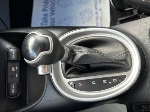 Used 2017 Kia Soul + FWD image 19
