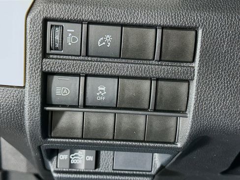 Used 2024 Toyota Tacoma TRD Off-Road image 17