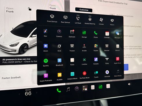 Used 2023 Tesla Model 3 Standard Range RWD image 9
