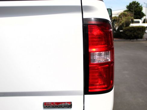 Used 2019 GMC Sierra 3500 SLT image 21