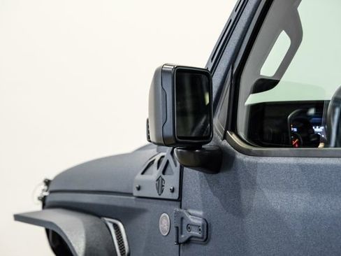 Used 2025 Jeep Gladiator Sport AWD/4WD image 46