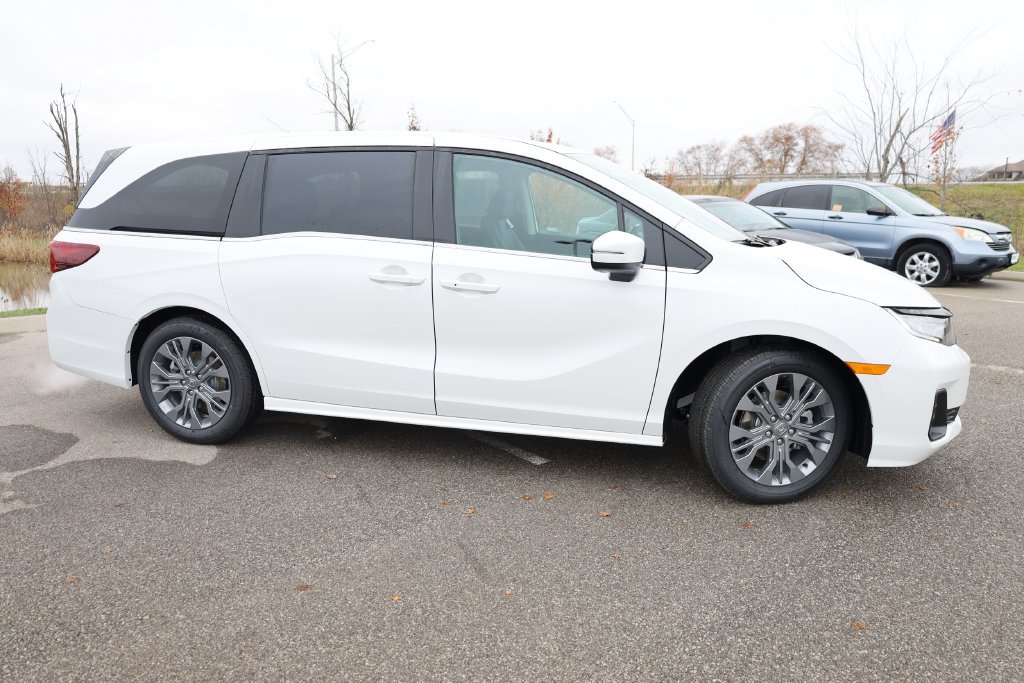 New 2027 Honda Odyssey Touring image 7