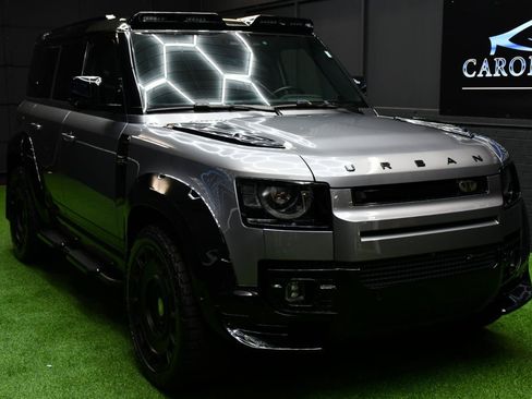 Used 2023 Land Rover Defender 110 X-Dynamic SE AWD/4WD image 18
