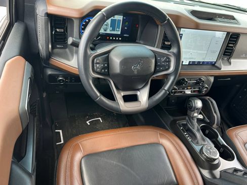 Used 2024 Ford Bronco Outer Banks AWD/4WD image 16