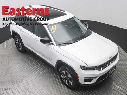 Used 2023 Jeep Grand Cherokee 4WD 4xe w/ Luxury Tech Group II image 3