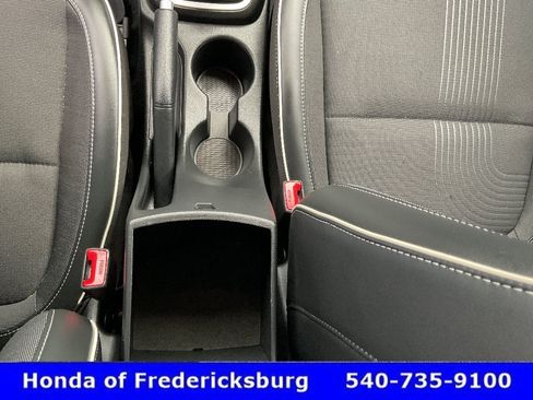 Used 2025 Hyundai Venue Limited FWD image 34