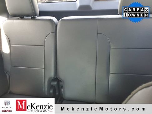 Used 2023 Chevrolet Traverse Premier FWD image 23
