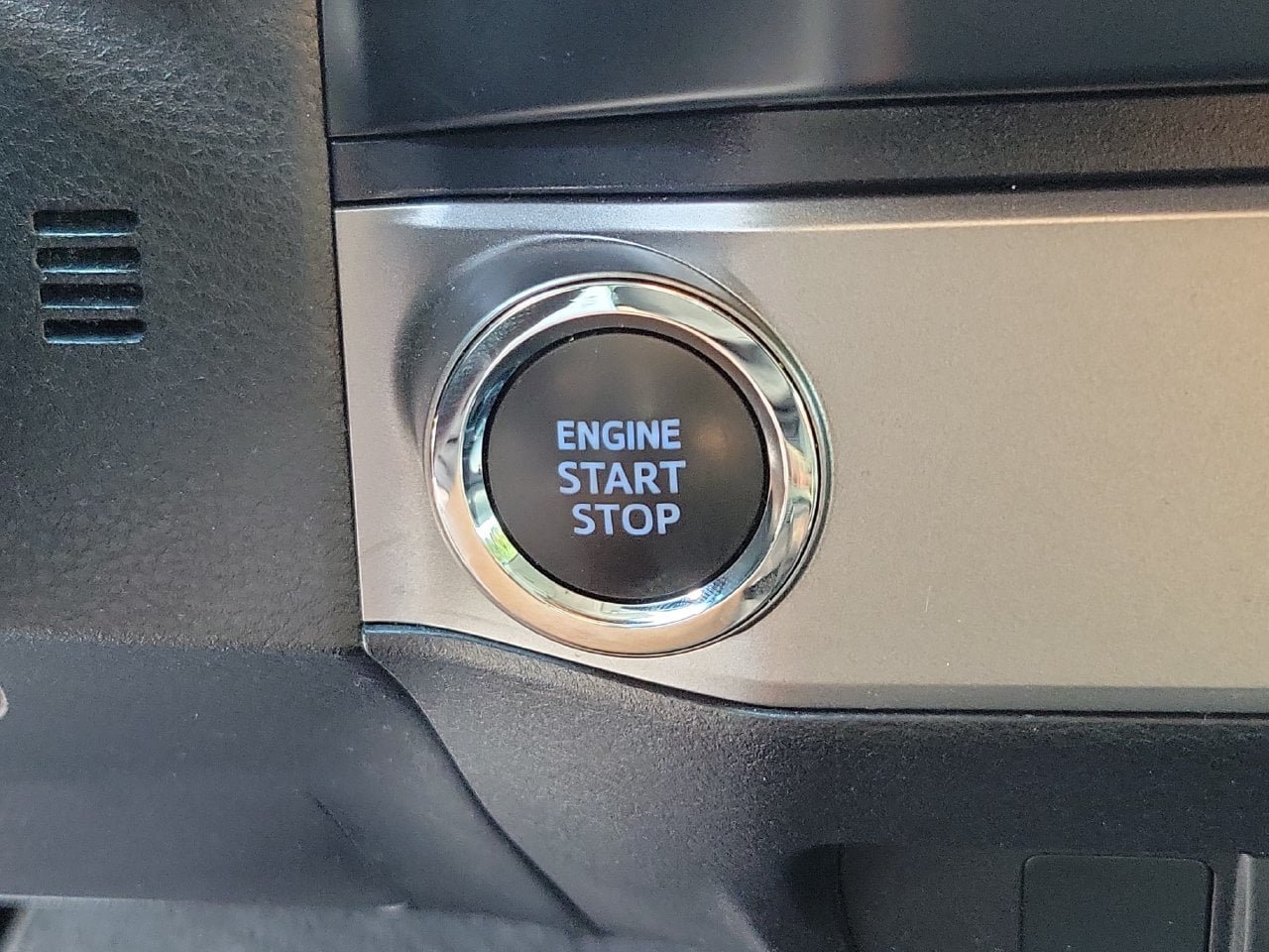 Used 2023 Toyota Tacoma SR5 RWD image 29