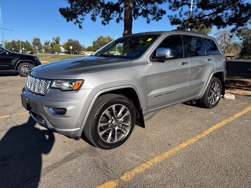 Used 2017 Jeep Grand Cherokee Overland w/ Jeep Active Safety Group AWD/4WD image 1