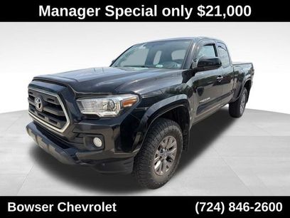 Used 2017 Toyota Tacoma SR5 w/ SR5 Appearance Package (SM)