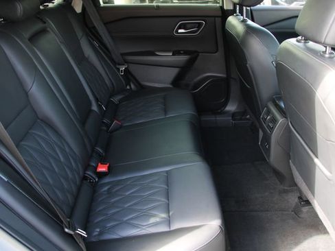 Certified 2023 Nissan Rogue Platinum FWD image 34