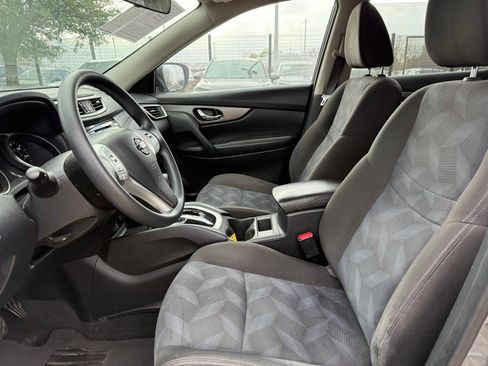 Used 2015 Nissan Rogue SV image 10