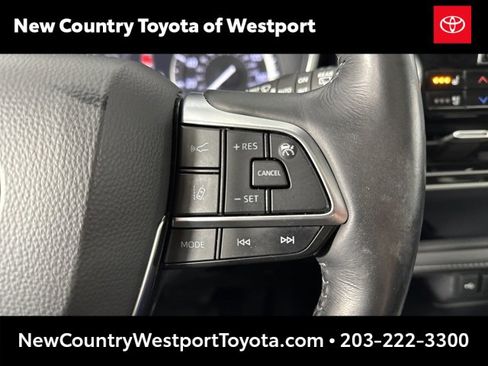 Used 2021 Toyota Highlander Platinum image 16