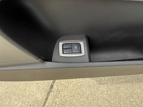 Used 2014 Jaguar XF 3.0 image 17