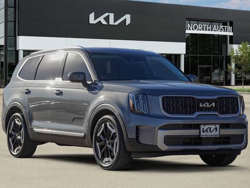 Certified 2024 Kia Telluride EX w/ EX Captain's Chair Package image 8