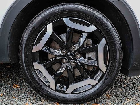 Certified 2023 Kia Telluride EX w/ EX Captain's Chair Package image 28