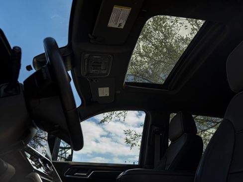 Used 2024 GMC Sierra 3500 Denali w/ Denali Reserve Package image 33