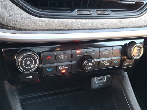 Used 2023 Jeep Compass Latitude w/ Sun and Sound Group image 15