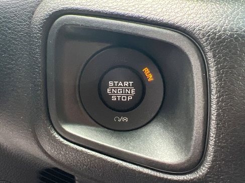 Used 2024 Jeep Wrangler Unlimited Sport AWD/4WD image 32