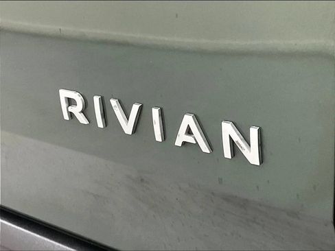 Used 2024 Rivian R1S Adventure Dual AWD/4WD image 28