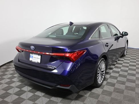 Used 2021 Toyota Avalon Limited FWD image 5