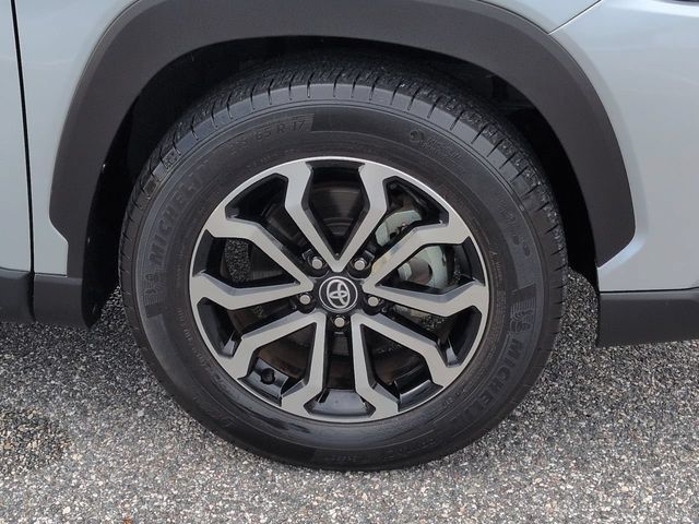 Certified 2023 Toyota Corolla Cross AWD Hybrid w/ Moonroof Package image 11