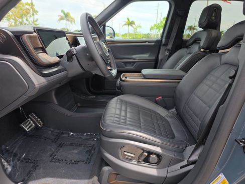 Used 2025 Rivian R1T Premium AWD/4WD image 27