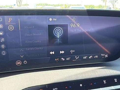 Used 2025 Buick Enclave Preferred FWD image 19