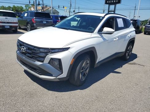 Certified 2025 Hyundai Tucson SEL AWD/4WD image 2