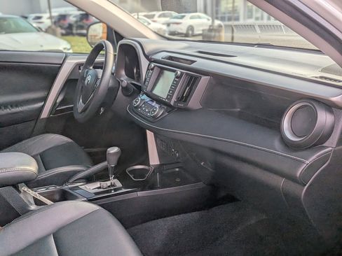 Used 2016 Toyota RAV4 Limited image 38