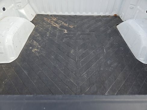 Used 2023 GMC Sierra 1500 SLT w/ SLT Premium Package image 8