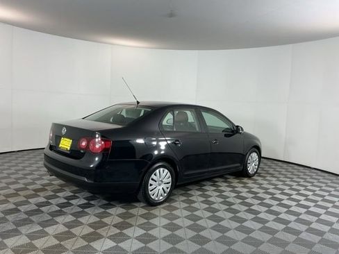 Used 2010 Volkswagen Jetta S image 5