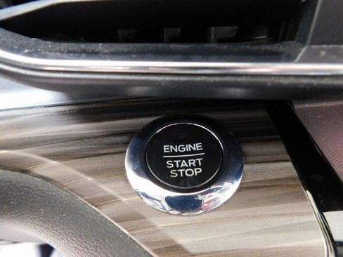 Used 2021 Ford Explorer Limited w/ Equipment Group 301A image 24