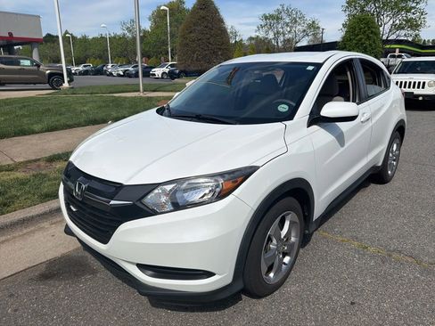 Used 2017 Honda HR-V LX image 10