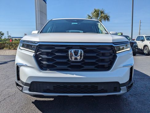 New 2025 Honda Pilot EX-L image 9
