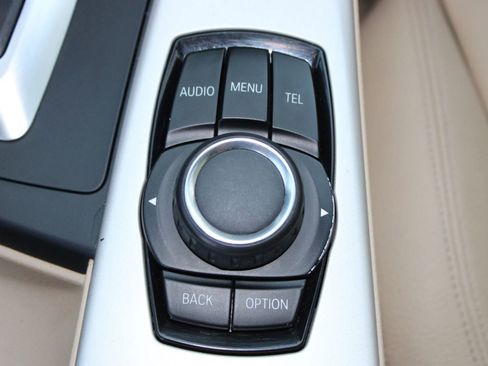 Used 2016 BMW 320i Sedan image 21